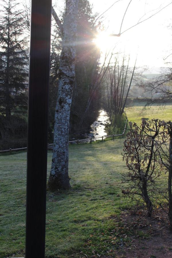 Camping Les Feuilles Chauffailles Exterior foto