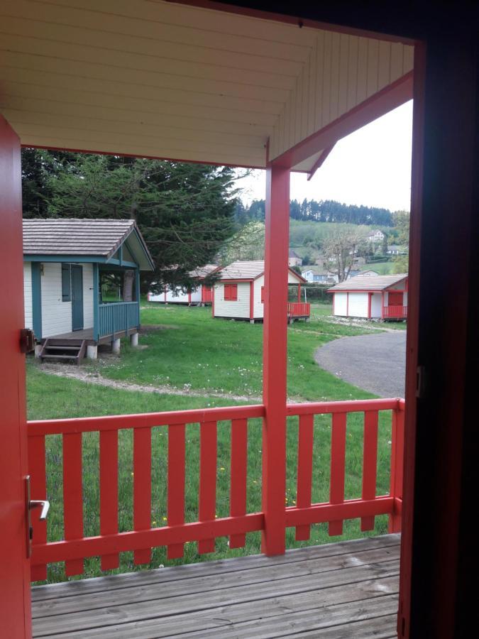 Camping Les Feuilles Chauffailles Exterior foto