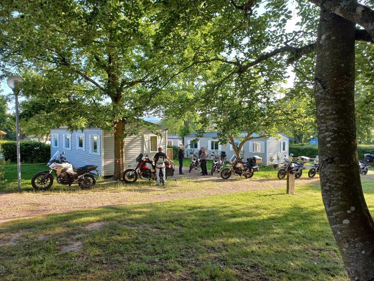 Camping Les Feuilles Chauffailles Exterior foto