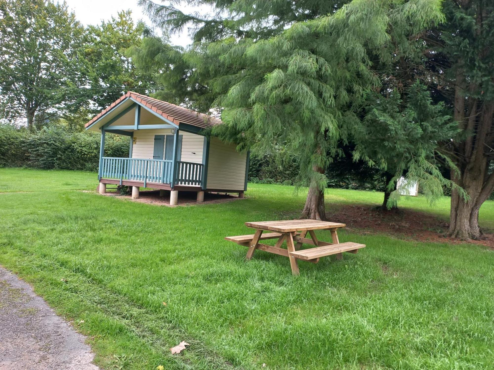Camping Les Feuilles Chauffailles Exterior foto