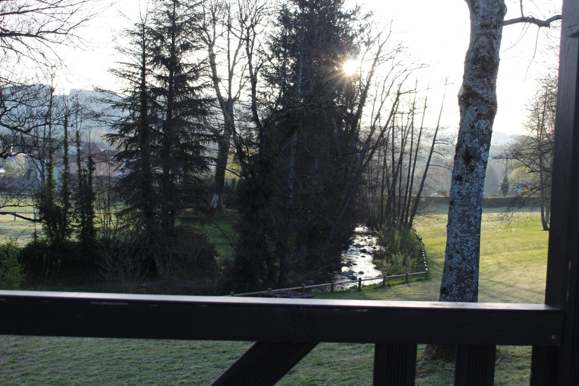Camping Les Feuilles Chauffailles Exterior foto